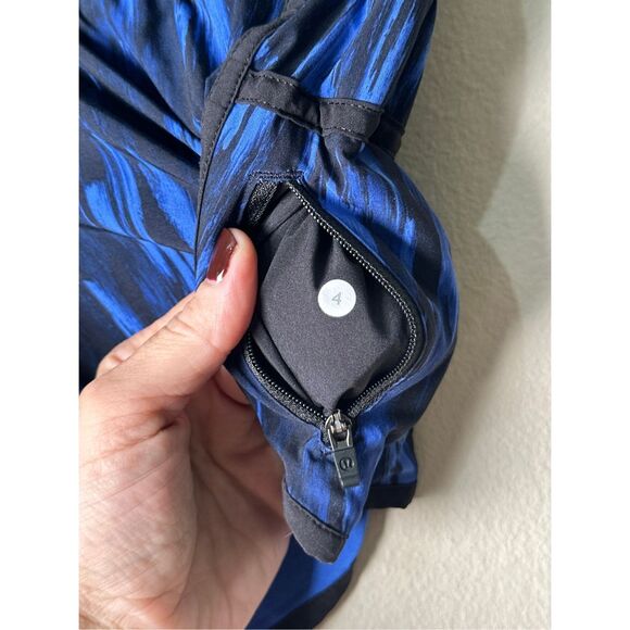Lululemon Tracker Short III *4-way Stretch blue black sz 4 - Picture 5 of 10